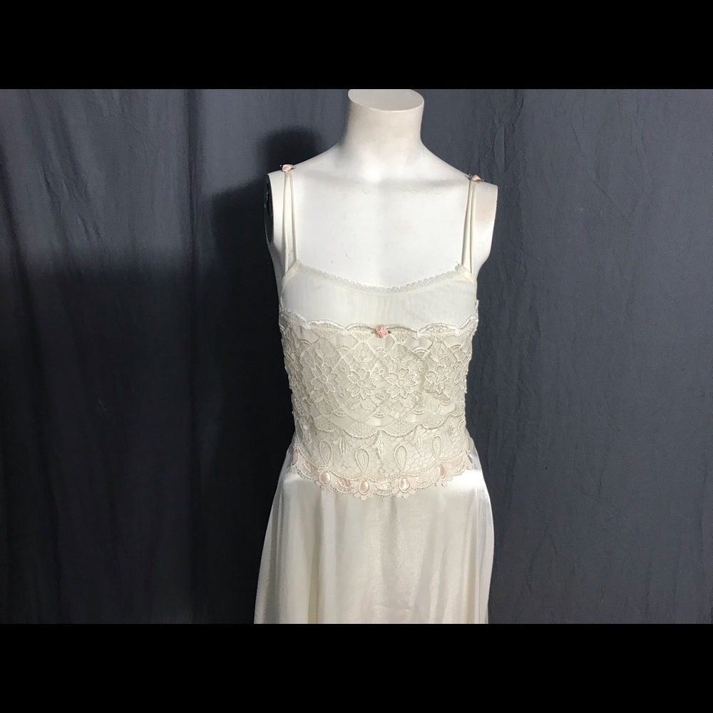 Just Flora off white long nightgown S